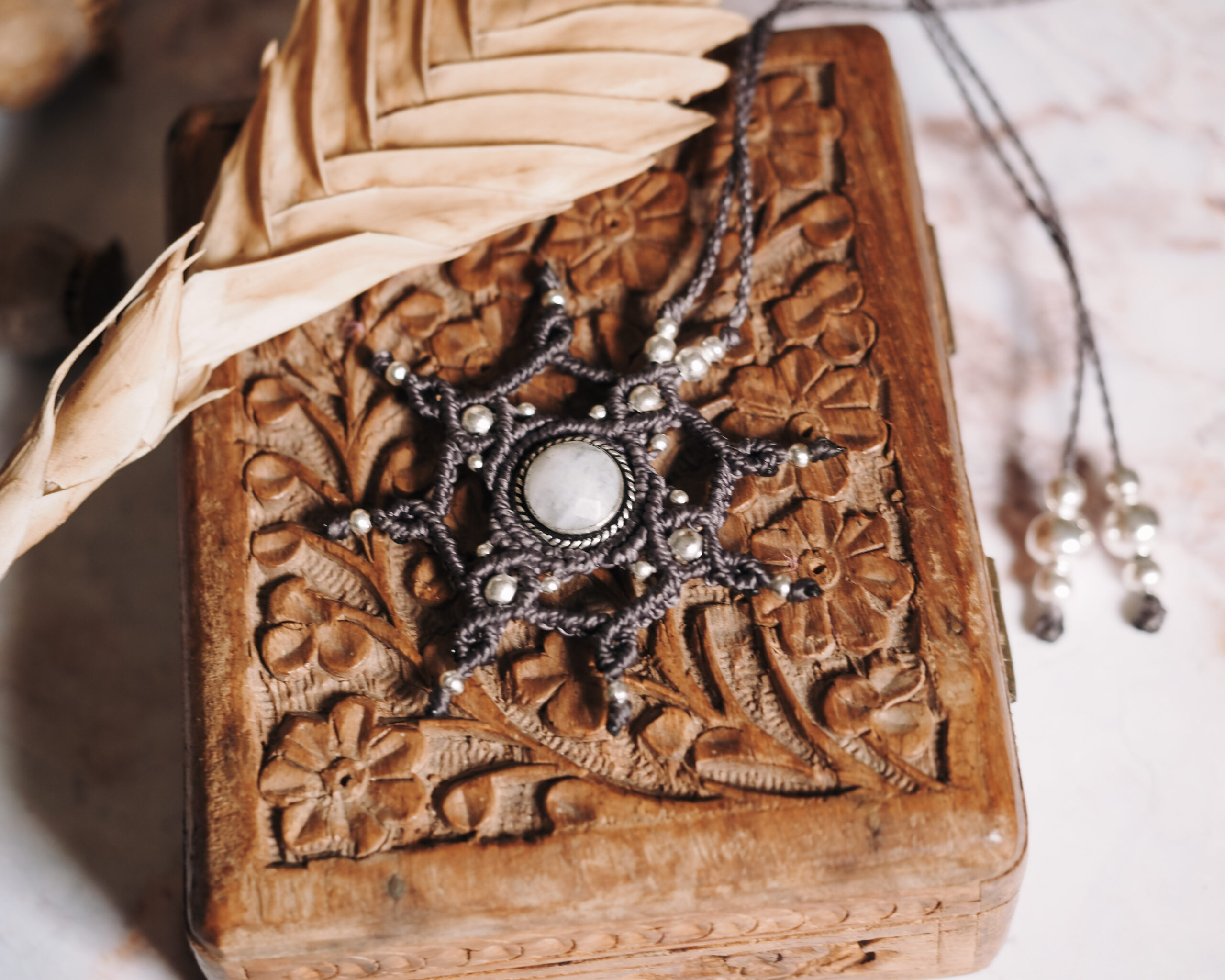 Naszyjnik z kamieniem księżycowym – „Krąg Intuicji” - obrazek 4