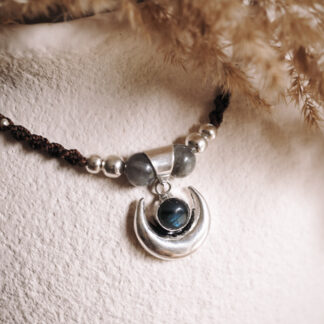 Lunula z labradorytem