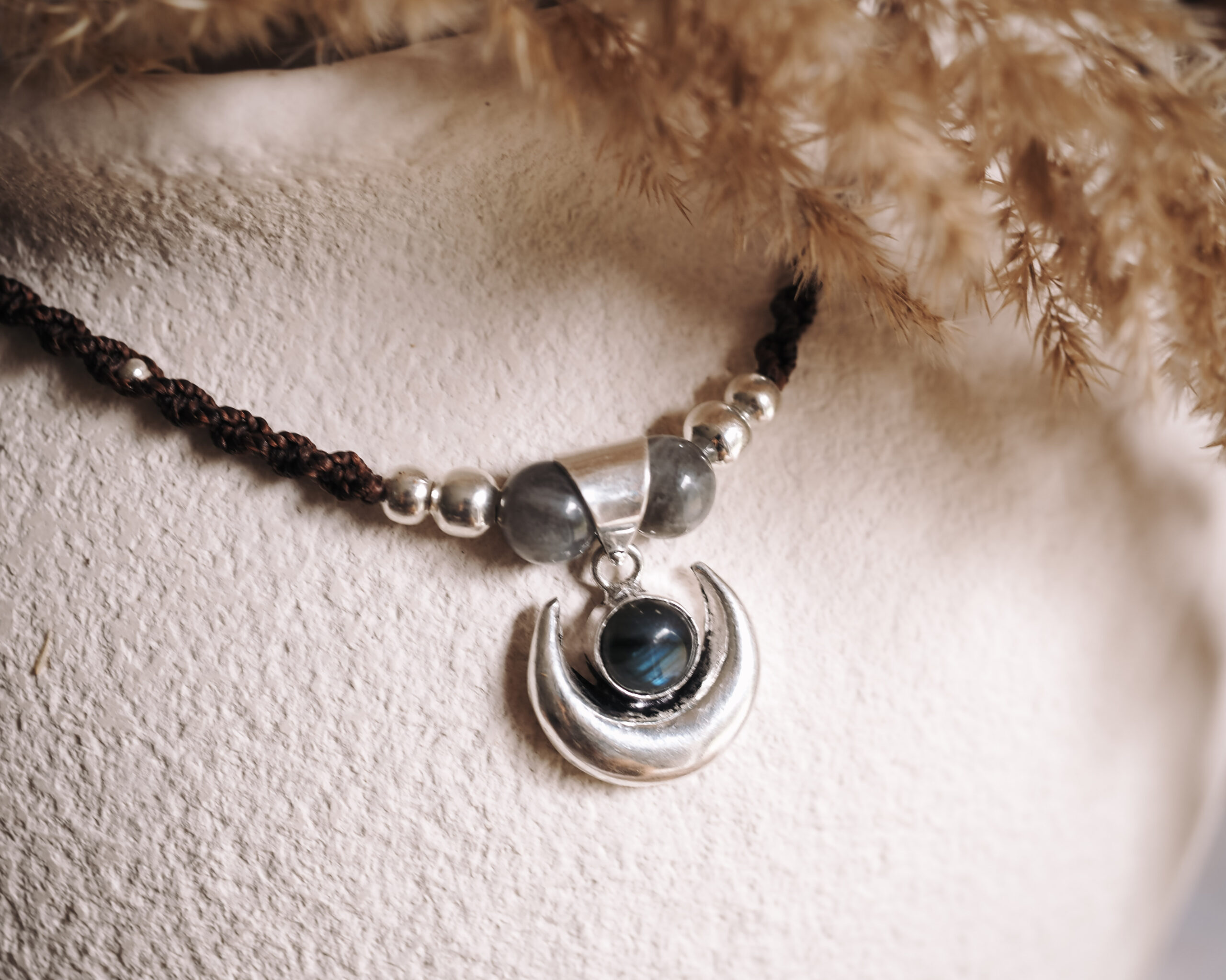 Lunula z labradorytem