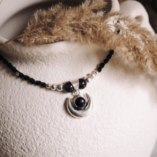 Lunula z ametystem i onyksem