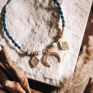 Naszyjnik z lunulą i chryzoprazem