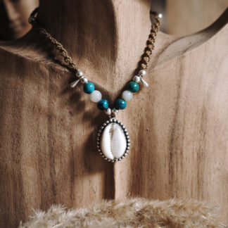 Naszyjnik z muszelką. Brąz